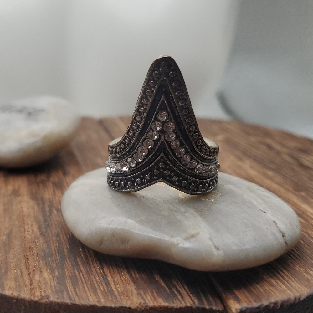 Size 8 R604 cleopatras crown‎ ring